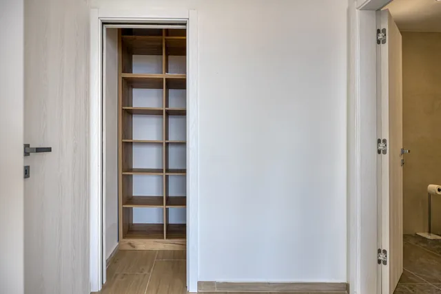 Garderobni prostor u interijeru vile