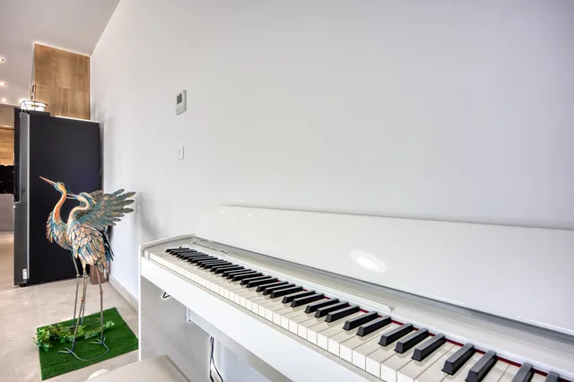 Detalj klavira u dnevnom prostoru